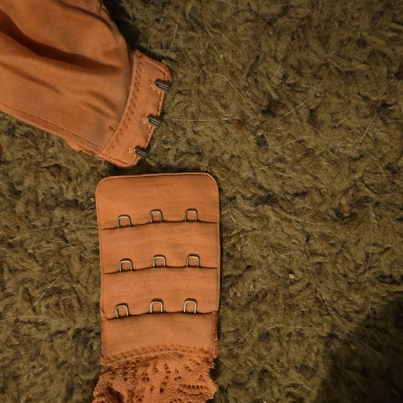 Aerie salmon colored bra - Picture 4 of 4